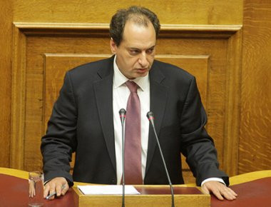 Χρ. Σπίρτζης: «Συγκεκριμένες ομάδες εξυπηρέτησης συμφερόντων πίσω από τους βανδαλισμούς στα Μέσα Μεταφοράς»